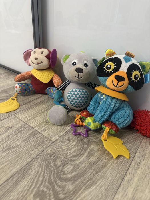 Іграшка на коляску