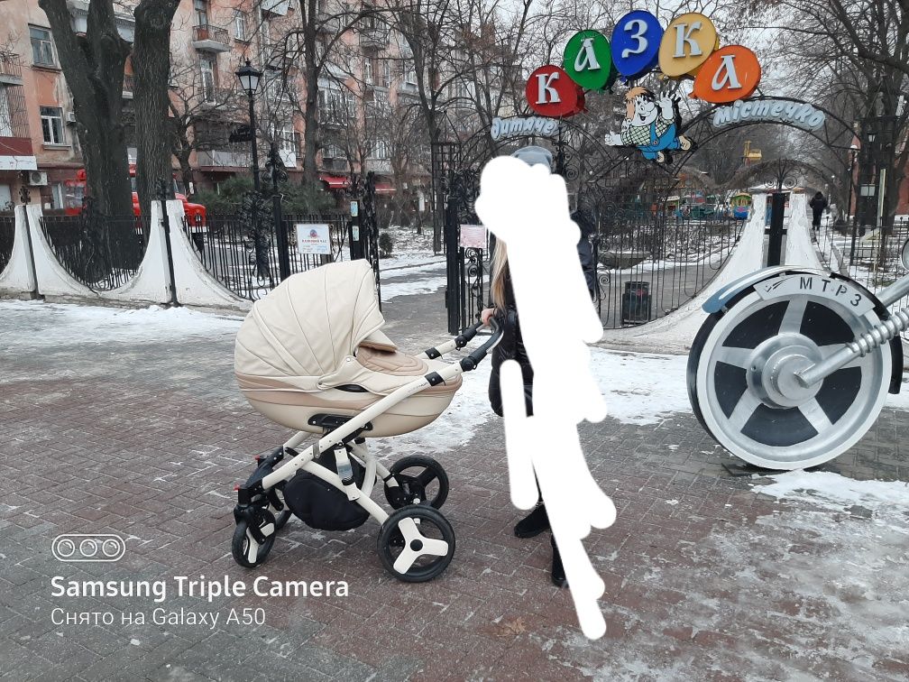 коляска детская с люлькай и прогулочной