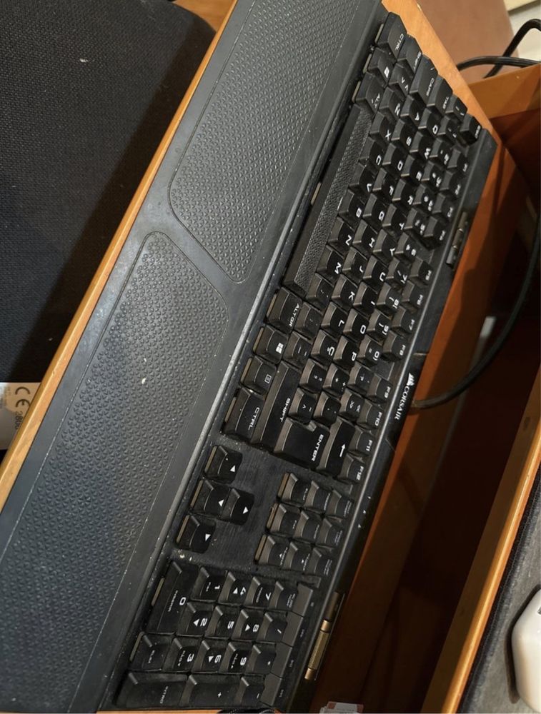 Pc Gaming + Teclado Corsair