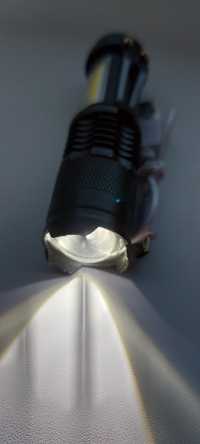 Mocna akumulatorowa latarka EDC led przypinana aluminiowa