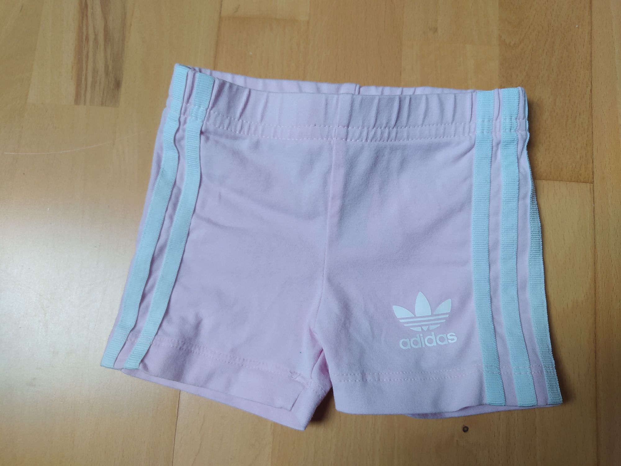 Krótkie spodenki Adidas, 62 cm 0-3 msc