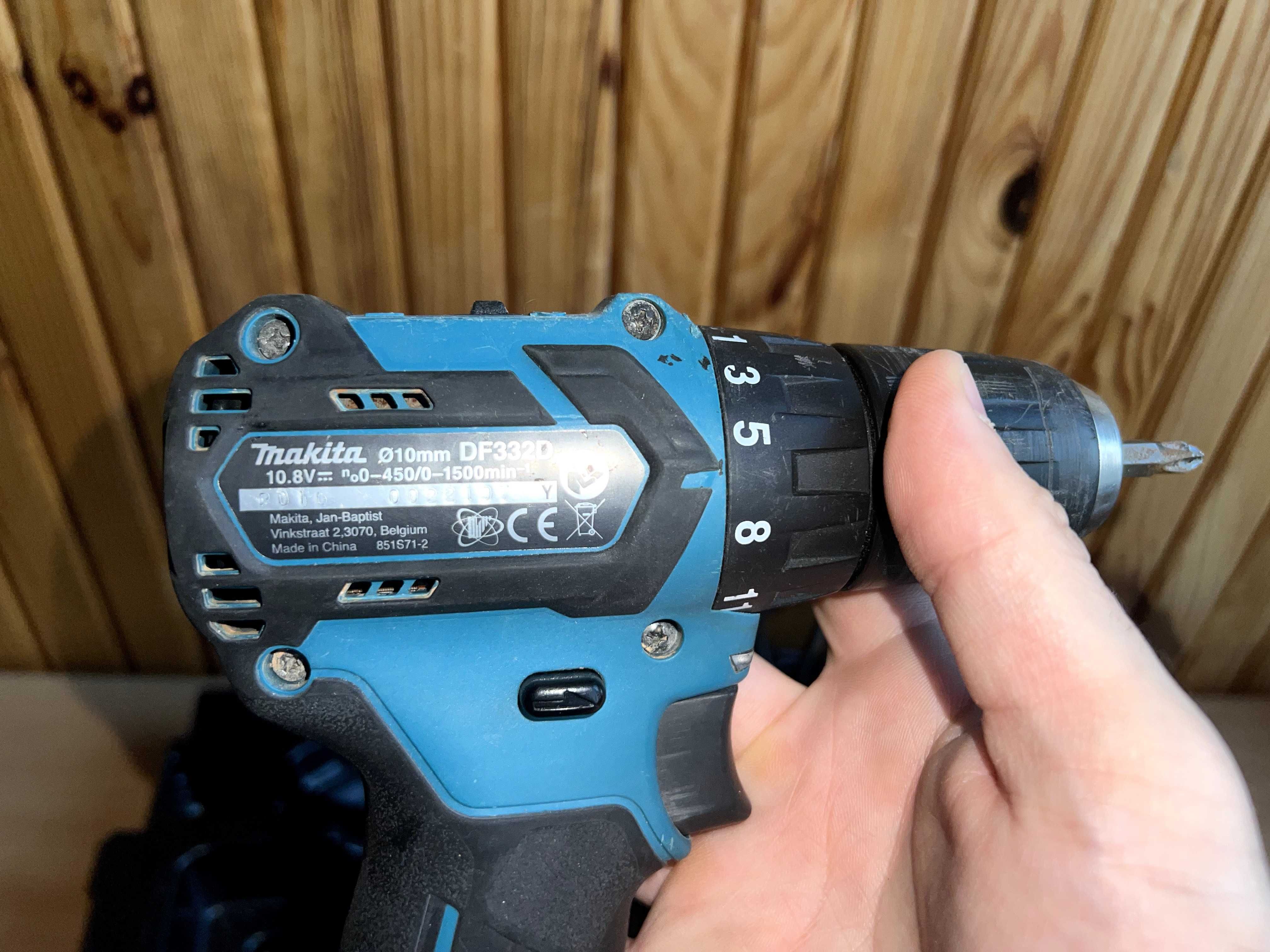 Шурупокрут безщітковий Makita DF332D з акумулятором та зарядним