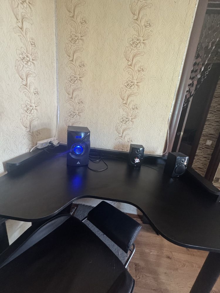 Стол компютерний
