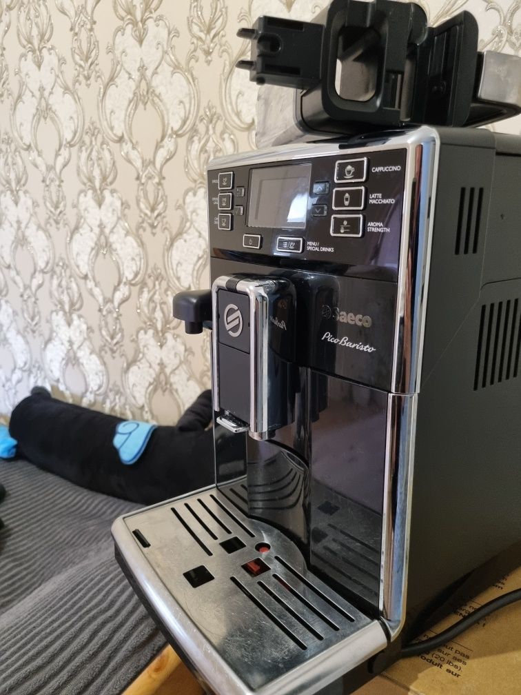 Продам кофемашину Saeco Pico Baristo