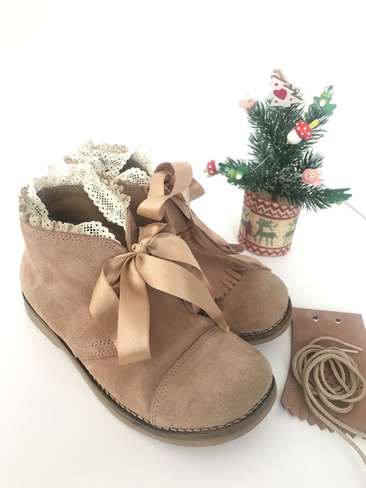 Botas Carneiras tamanho 33