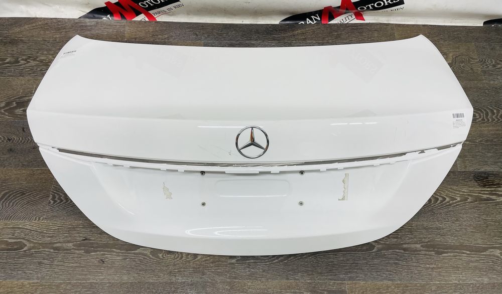 Кришка багажника Mercedes W213 A2137504300