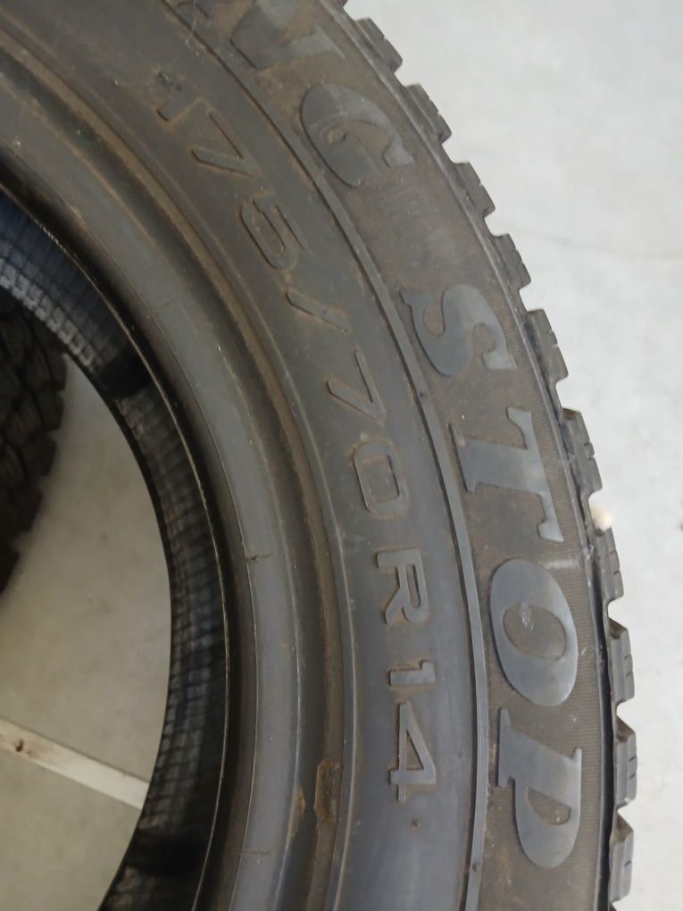2 pneus 175 70 r14 Viking