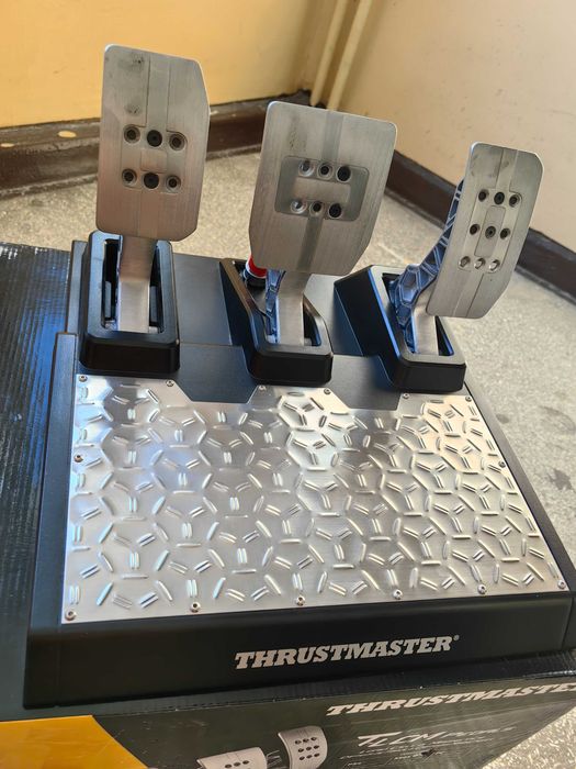 Kierownica Thrustmaster TS-PC + obręcz Sparco R383 + pedały TLCM