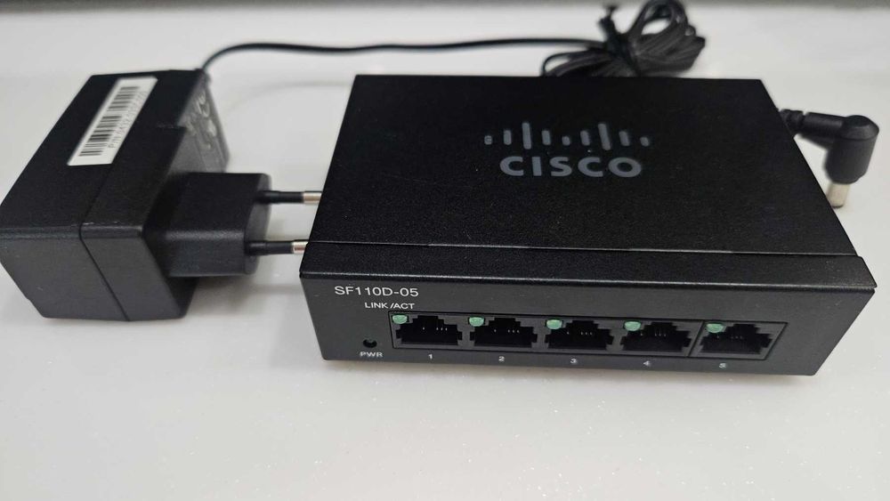 Комутатор локальної мережі (switch) Cisco SF110D-05 (100 Мегабіт)