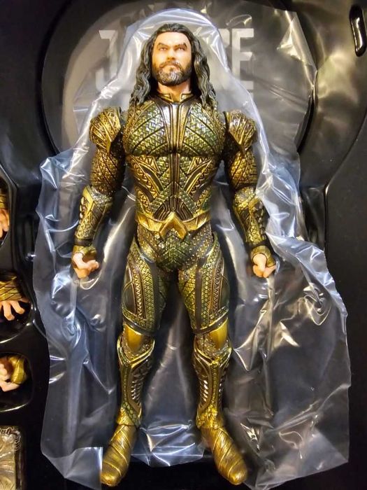Figura Mezco 1/12 Justice League Aquaman