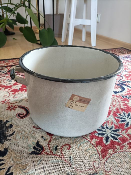 Duży garnek emaliowany PRL vintage retro rekwizyt