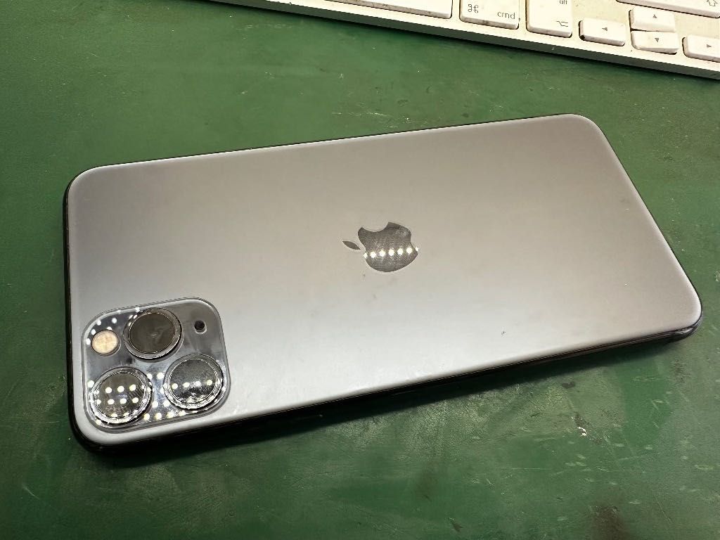 iPhone 11 Pro Max bez blokad