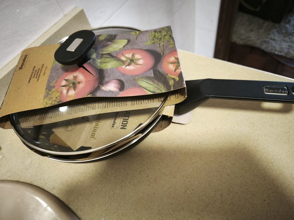 Frigideira nova  (continente, 24cm)