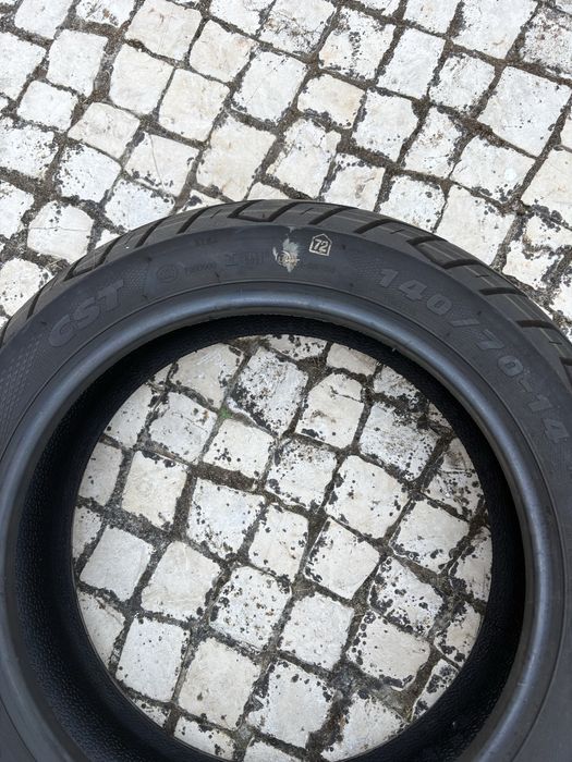 Pneus de scooter com 1500kms