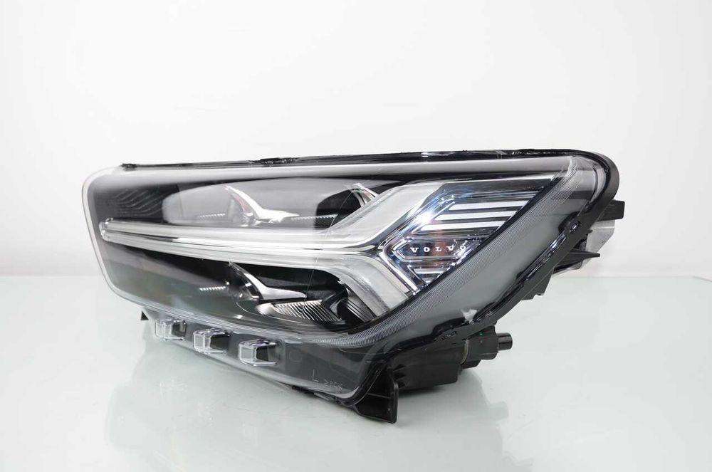 VOLVO XC40 MID LED lewa lampa przednia