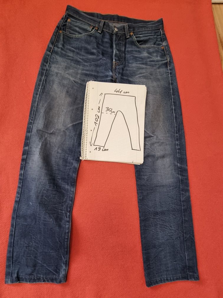 Jeansy LEVIS 501. w pasie 88 cm mocne i klasyczne