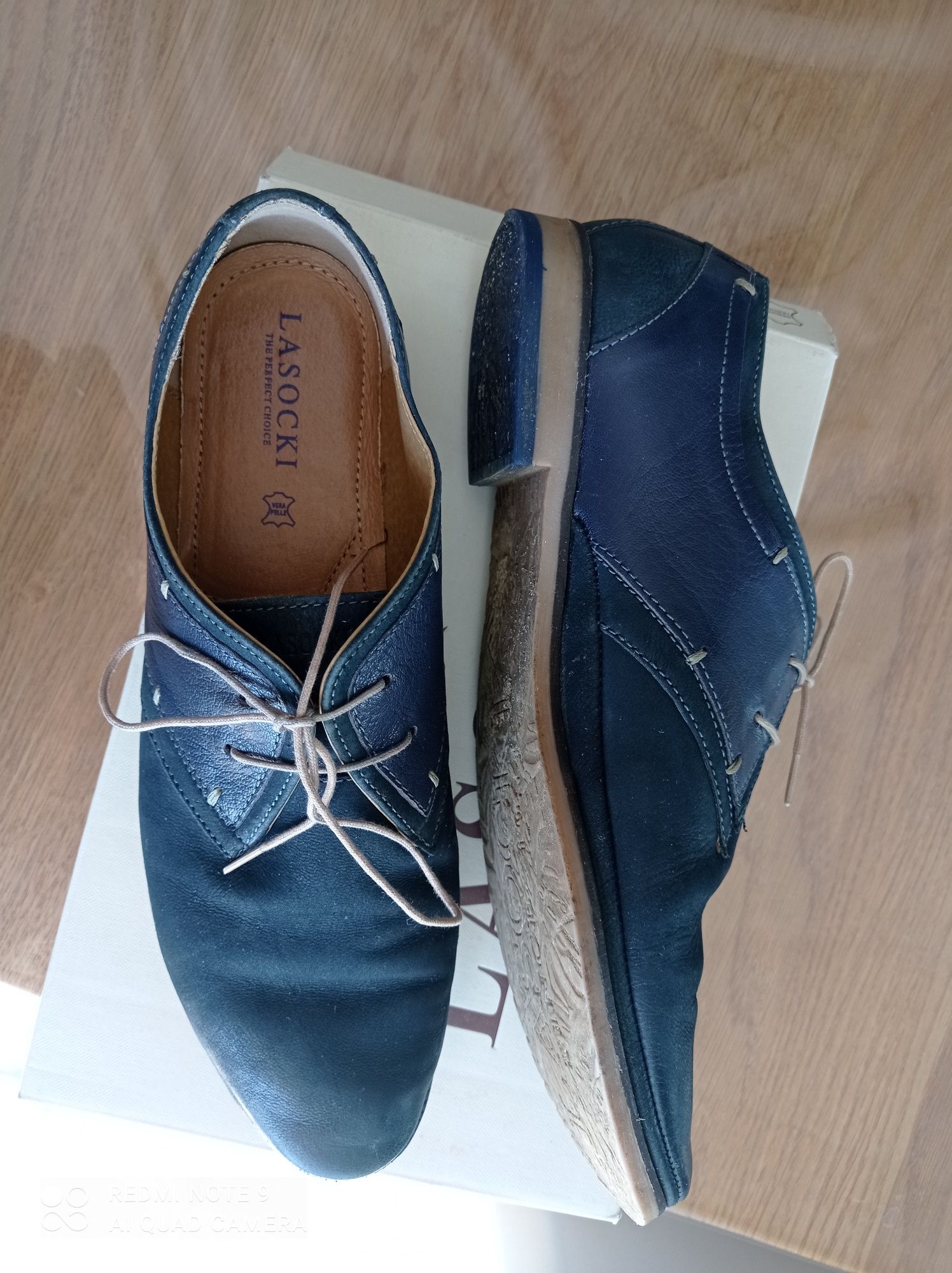 Półbuty Lasocki. Skóra, stan bardzo dobry r. 40