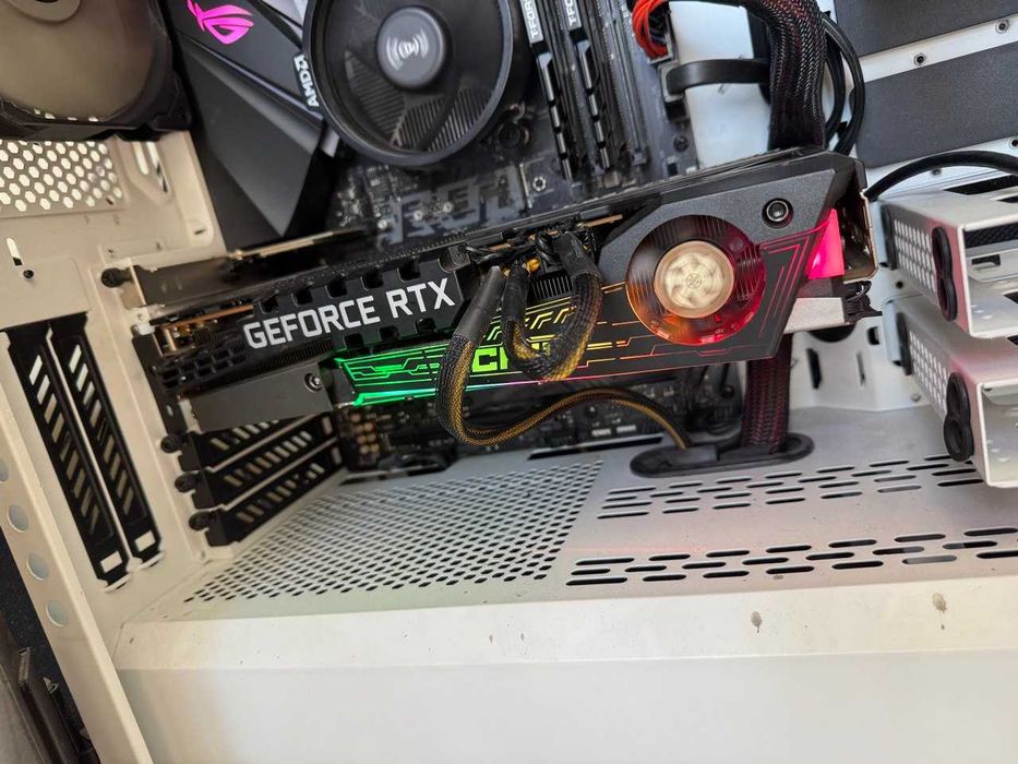 Відеокарта Inno3D RTX 3080ti iChill X4 12gb потребує обслуговування