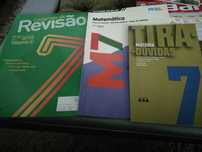 Livros escolares de apoio ao estudo