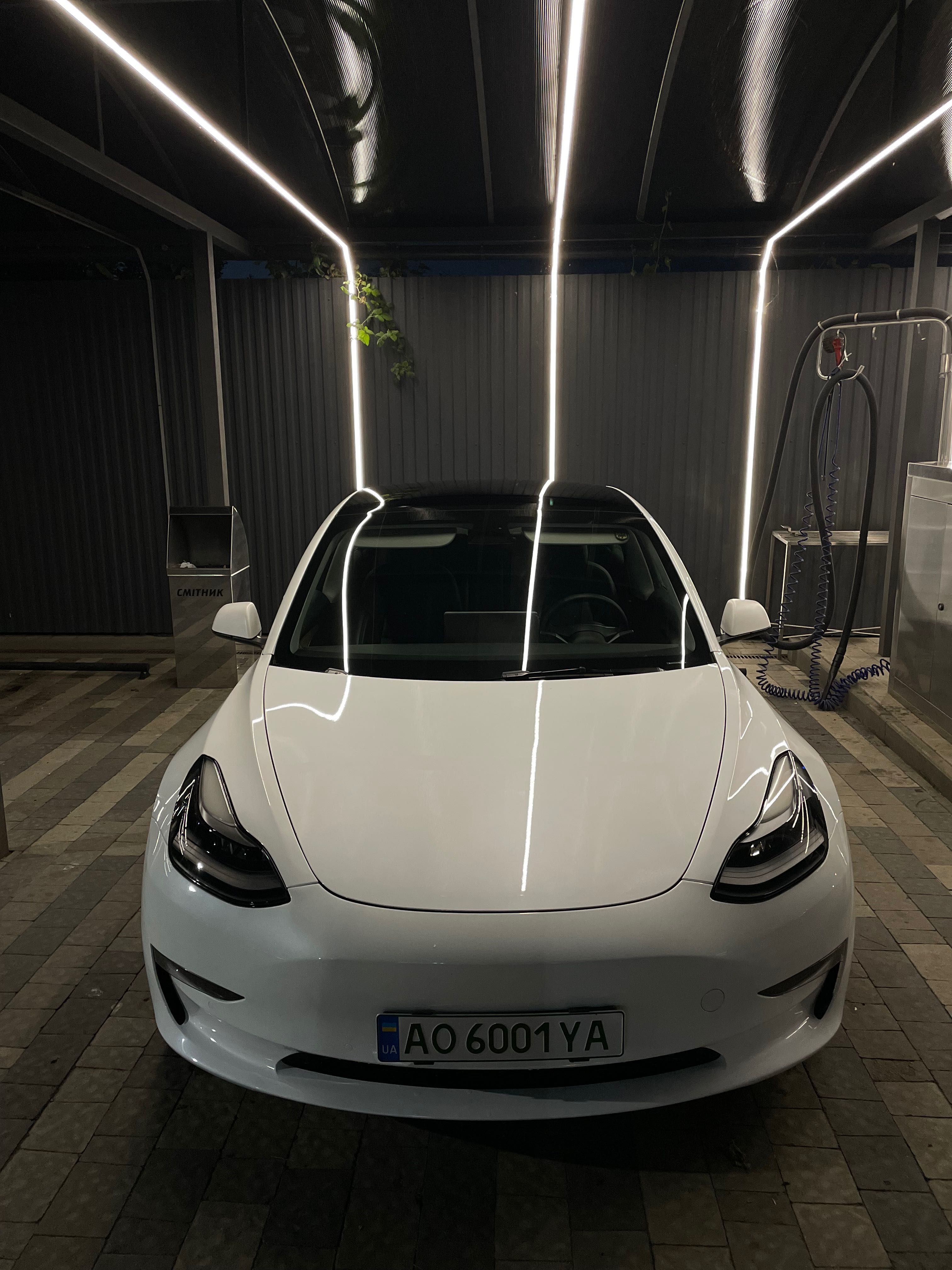 Tesla model 3 2021