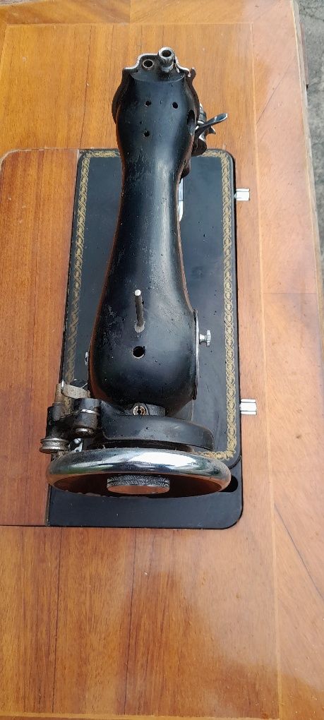 Máquina de costura alfa  antiga