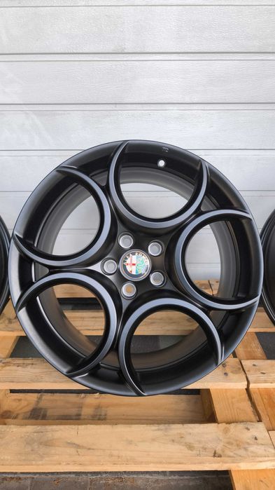 Felgi aluminiowe Alfa Romeo Giulia 18" 5x110 8J 9J Nowe (OL650F)