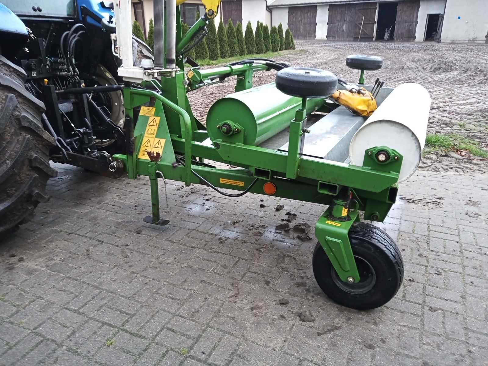 prasa rolująca New Holland BR6090
