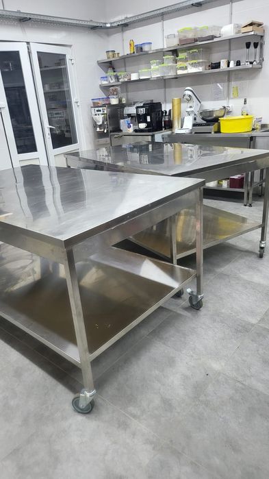 Стіл з нержавійки