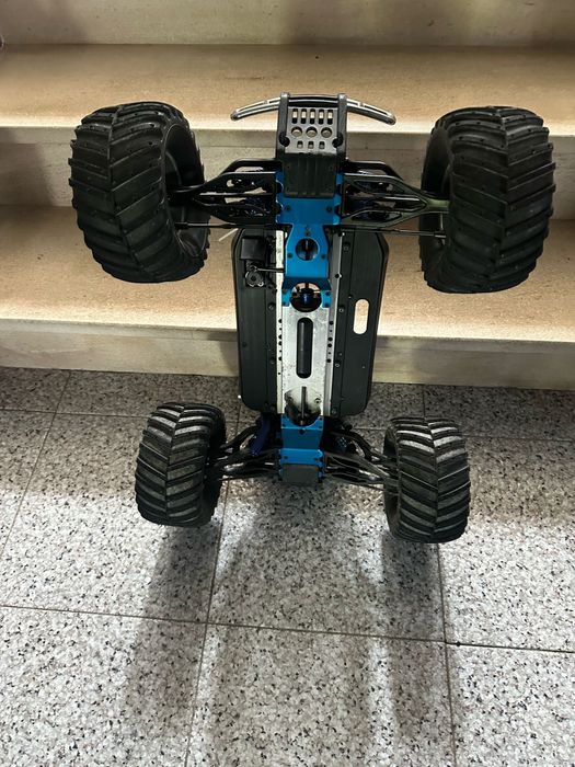 Carro telecomandado Nitro thunder tiger monster truck