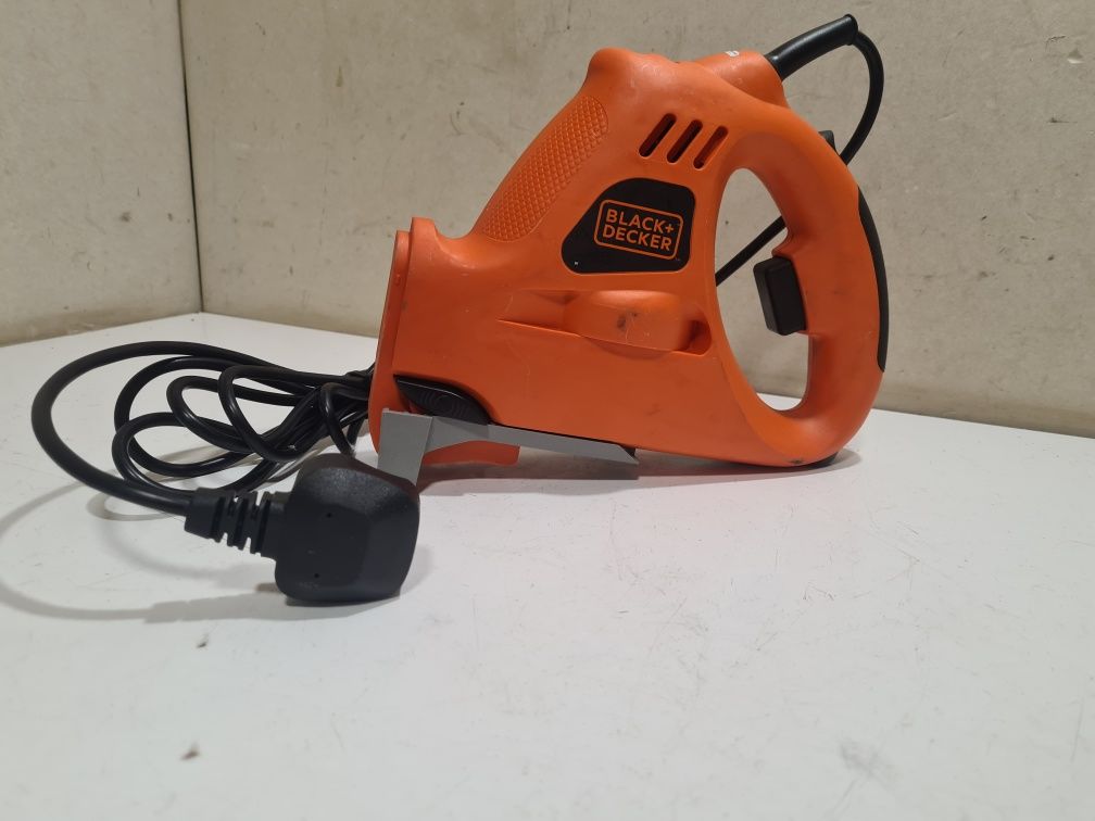 Pilarka wyrzynarka black decker