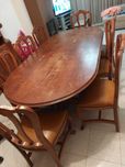 Conjunto de mesa e cadeiras