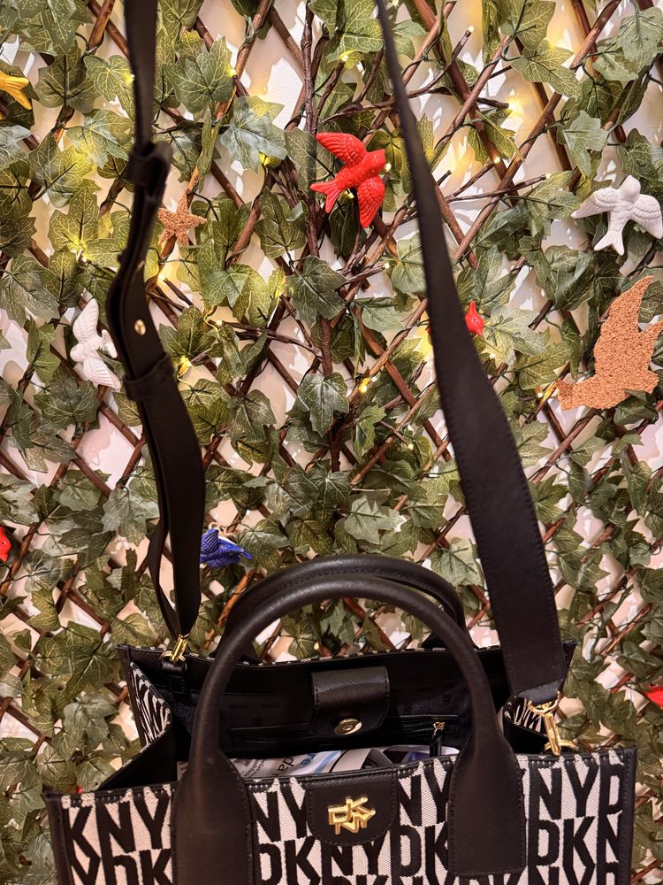 Mala DKNY como nova
