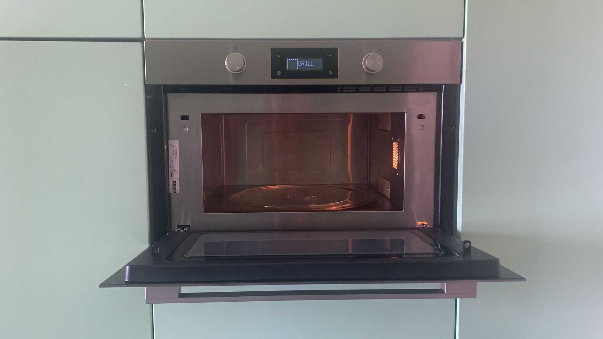 Forno Micro-ondas IKEA 500+ ANRÄTTA em Aço Inoxidável - Ótimo Estado!