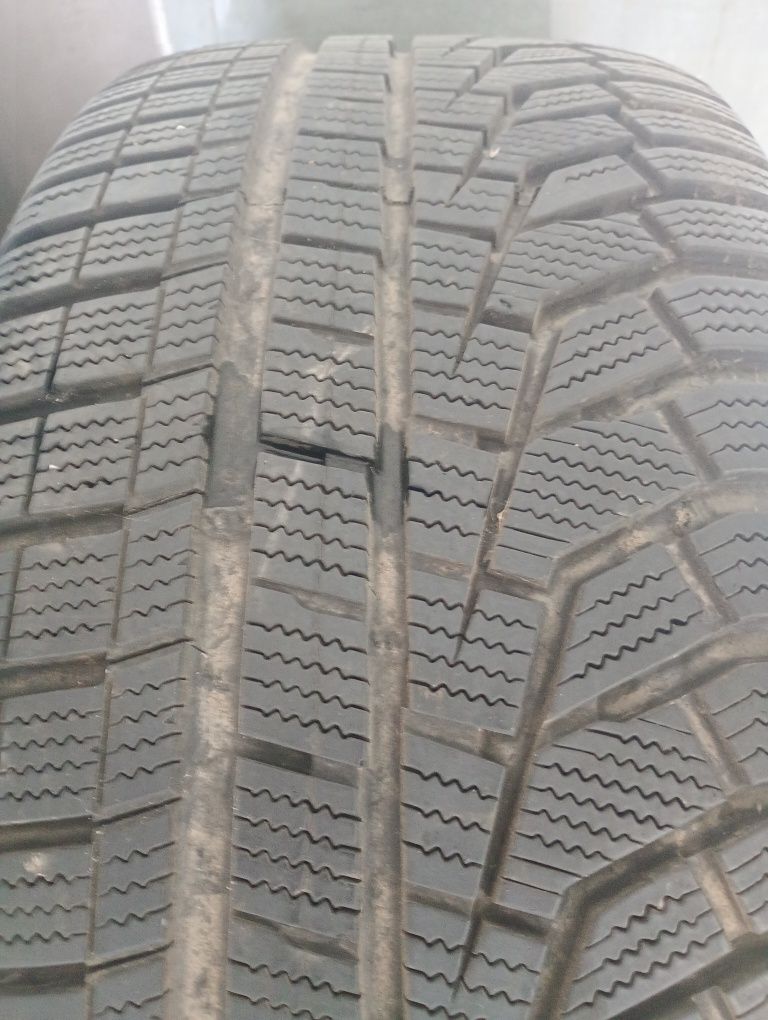 Hankook 245 /45 /19