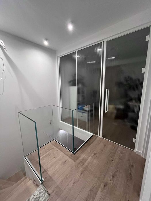 Szklarz Usługi szklarskie Pabianice Lustra Kabiny Balustrady Daszki