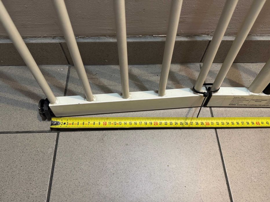 Barierka zabezpieczająca bramka ochronna na schody drzwi 75-140cm