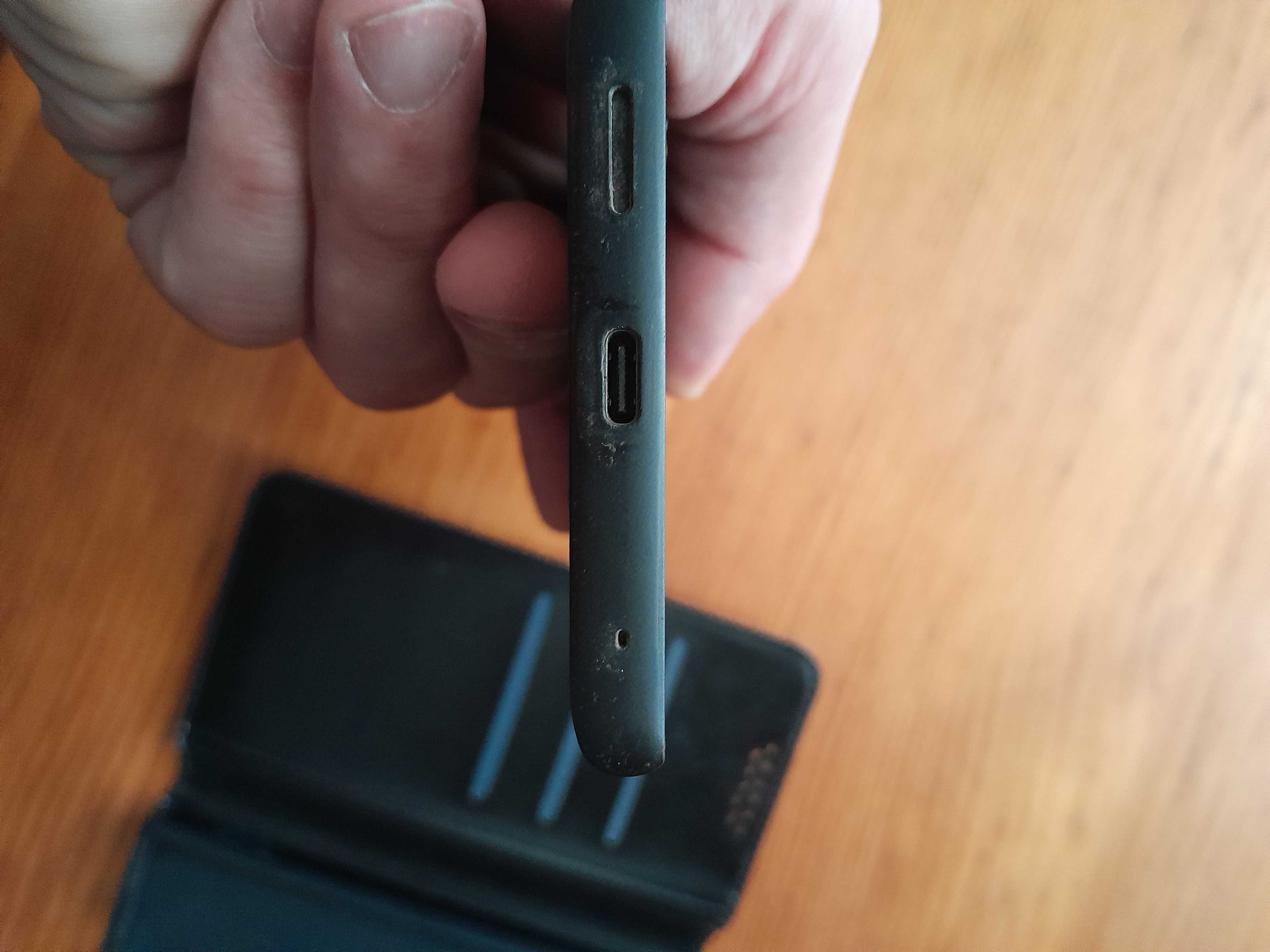 Телефон Sony Xperia L1