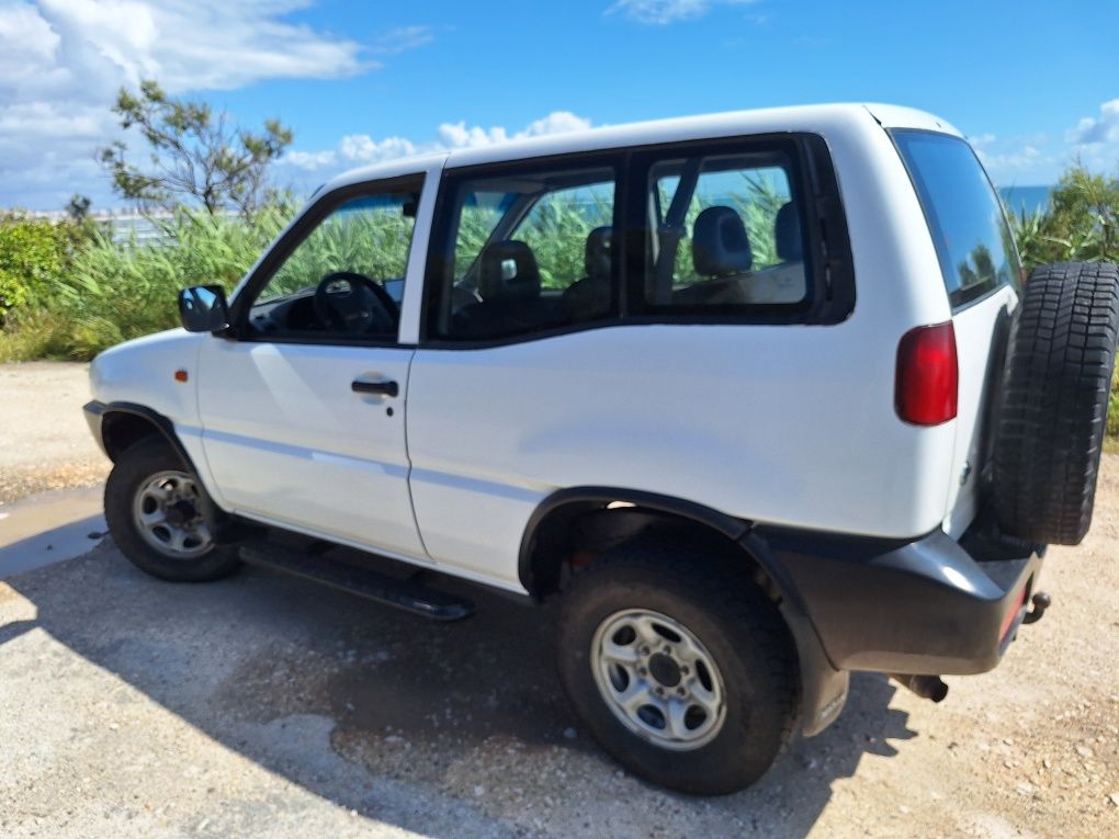 Nissan Terrano II