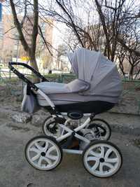 Дитяча коляска від народження