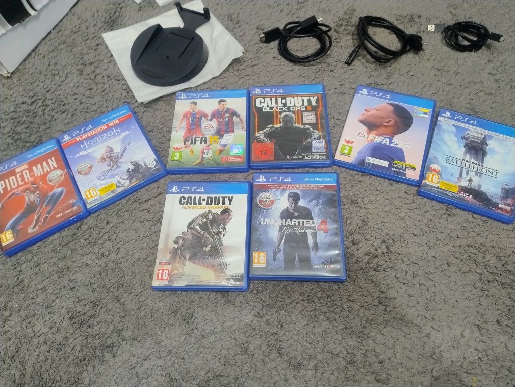 PlayStation 5 Disk Edition. Edycja z napędem. Polecam stan idealny.