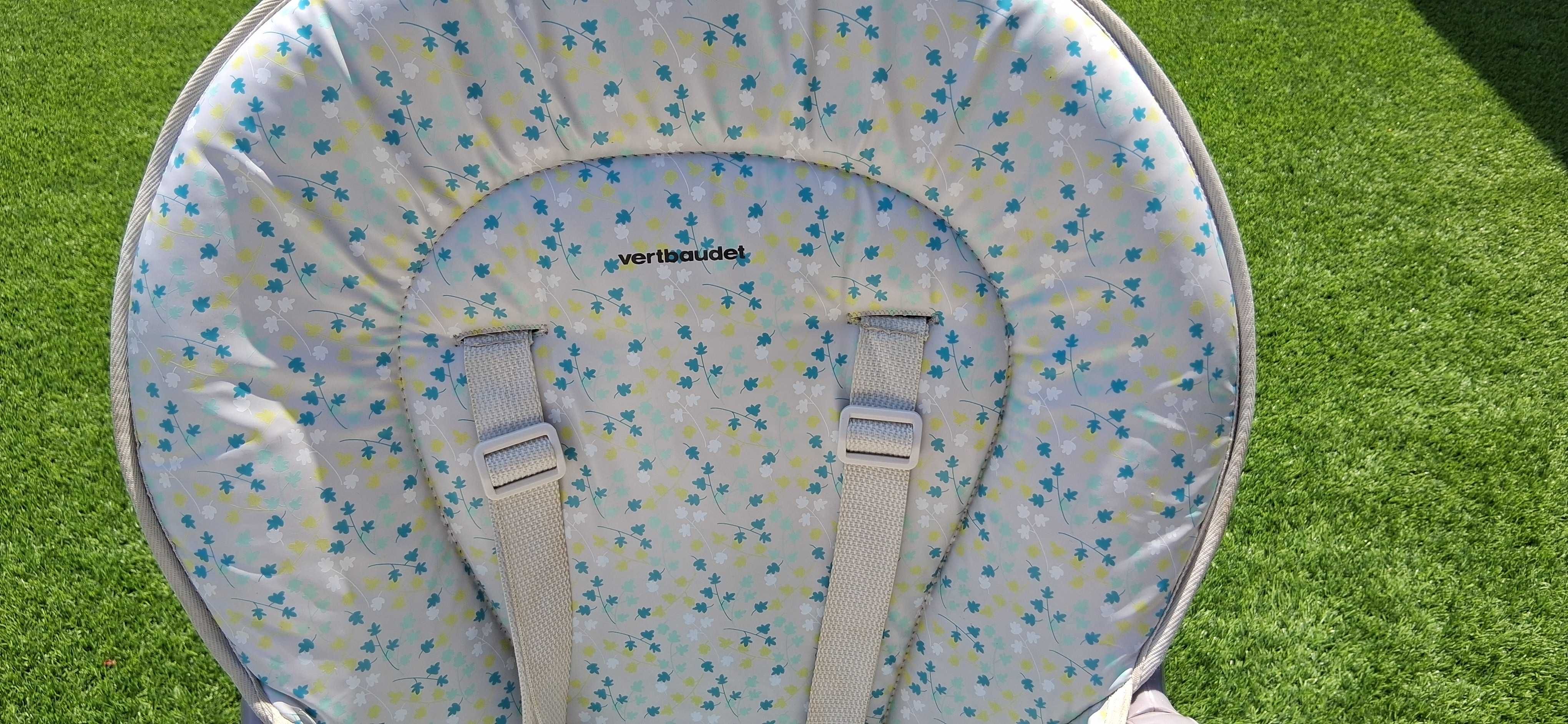 Conjunto bébé: cadeira auto, base ISOFIX, cadeira alimentação e grade