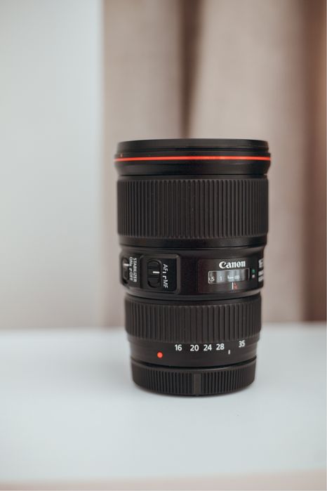 Обʼєктив Canon EF 16-35 4L