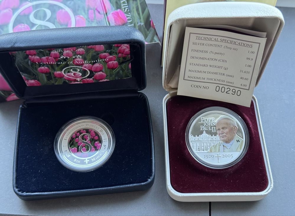 Продам две серебряные монеты