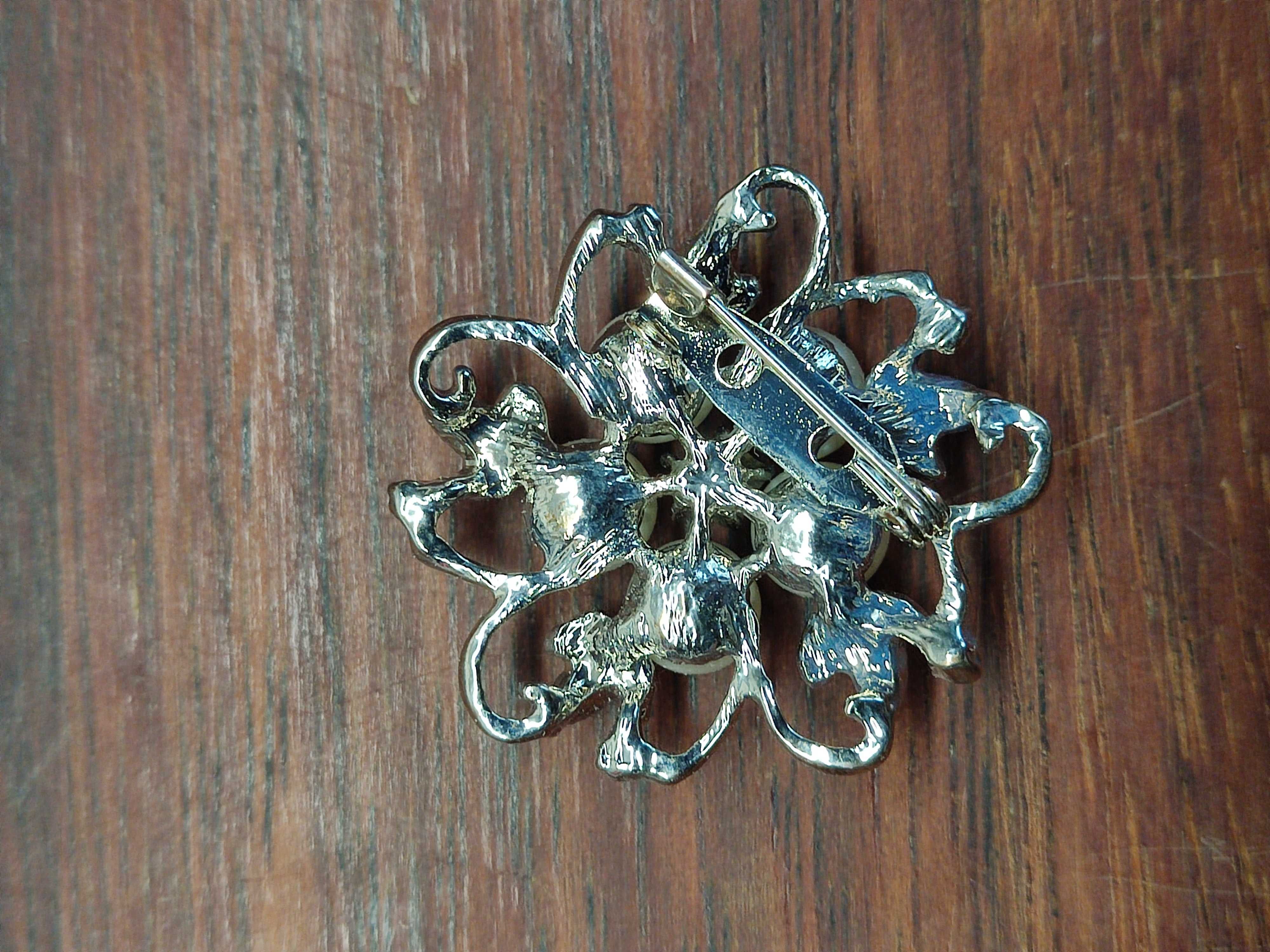 Srebrna broszka cyrkonia z perłami vintage