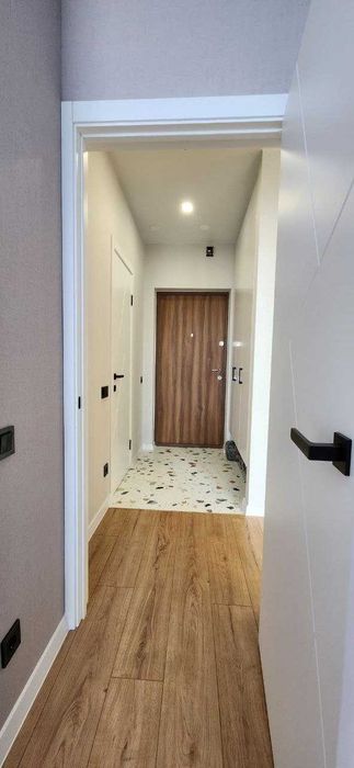 Продам 1к простору квартиру в ЖК Варшавський дизайнерський ремонт