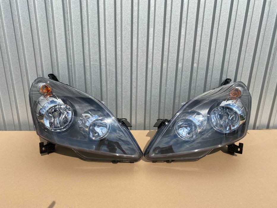 OPEL ZAFIRA B 2005 - lampa przednia lewa + prawa nowe