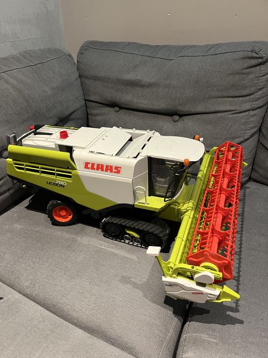 Kombajn Bruder Lexion class 780