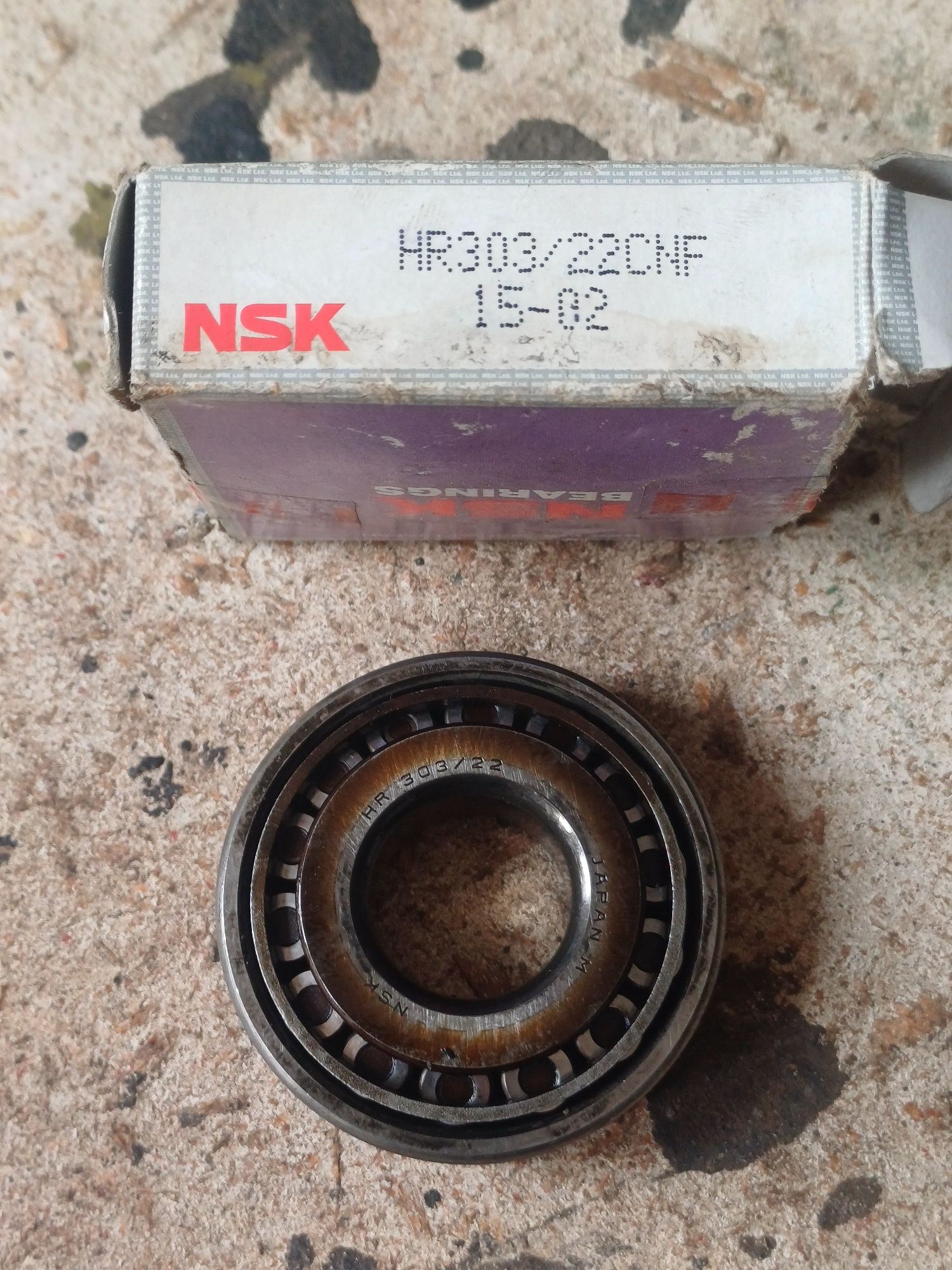 Кульковий підшипник NSK HR 303/22.