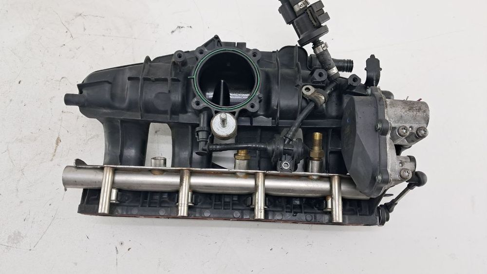 Коллектор Volkswagen Passat B6 2.0 FSI 2005-2010 06F133201P