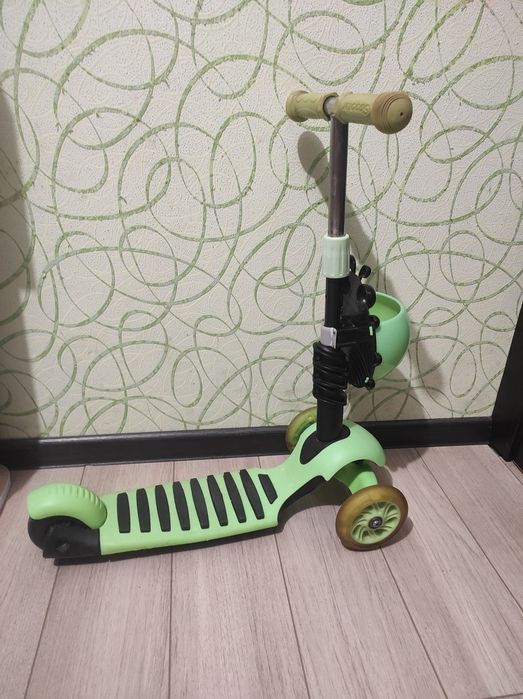 Самокат детский светящийся